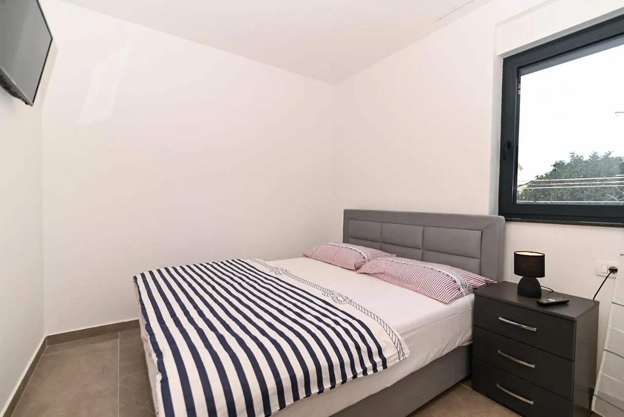 Apartments By The Sea Trogir - 21215